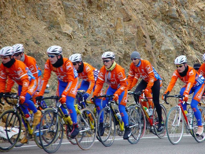 Equipo de élite del CAI Club Ciclista Aragonés