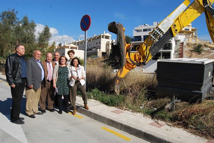 Juan Paniagua y Remedios Martel visitan los trabajos de limpieza de cauces en Ri
