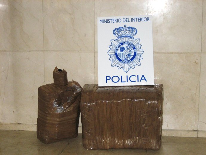 Fardos de hachís intervenidos