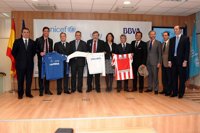 Fútbol.- Ramos y Kanouté reunirán a su amigos en 'Champions for Africa' el 29 de diciembre en el Vicente Calderón 