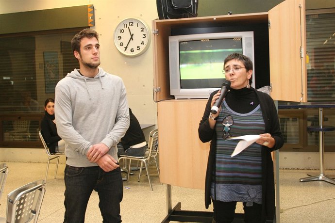 Presentación del videoclip "Entra en la vida", esta mañana en la cafetería del A