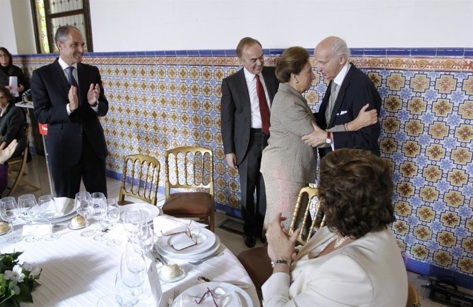 La Infanta Margarita entrega la Medalla de Oro de la Fundación Rey Jaime I a San