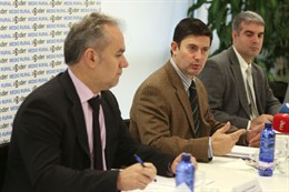 El director xeral Antonio Crespo, junto al conselleiro de Medio Rural y el respo