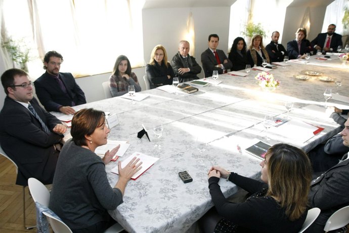 Gorostiaga y miembros de AJE