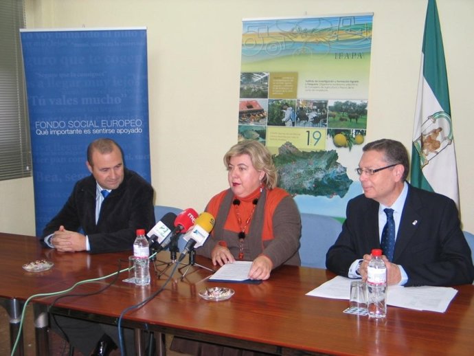 AGUILERA PRESENTANDO LOS PROYECTOS TRANSFORMA