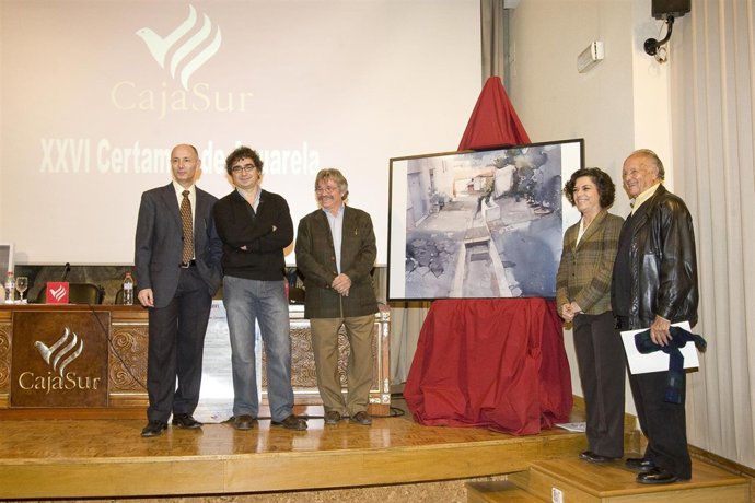 El jurado con la obra ganadora