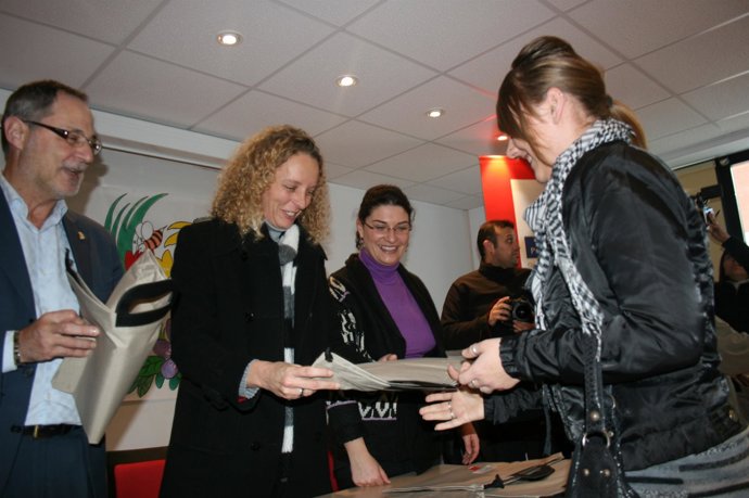 NP, FOTO Y AUDIOS ENTREGA VIVIENDAS MIERES