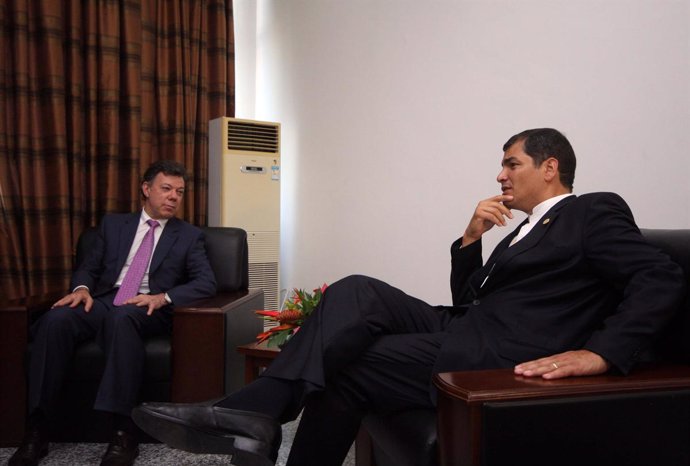 Los presidentes de Colombia, Juan Manuel Santos; y de Ecuador, Rafael Correa.