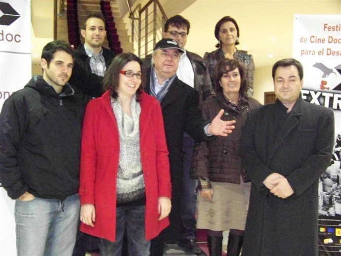 el homenajeado, Rafael Gordon con el Coordinador del Festival, Alberto Durán y a