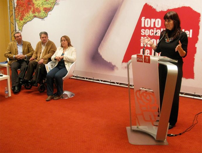 Micaela Navarro en la quinta sesión del Foro Socialista del Litoral, celebrado e