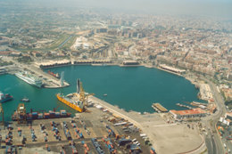 Vista general del puerto de Valencia.