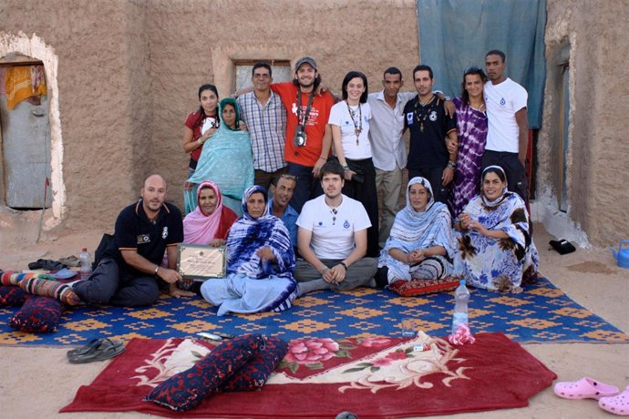 Voluntarios de Protección Civil en los campamentos de refugiados saharauis