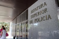 La madre del menor hallado muerto en una maleta en Menorca pasa a disposición judicial