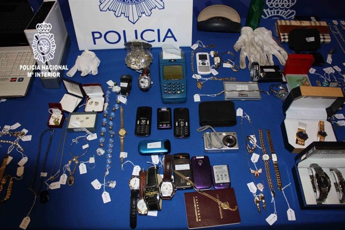 Objetos requisados por la Policía Nacional a un ladrón al que pilló 'in fraganti