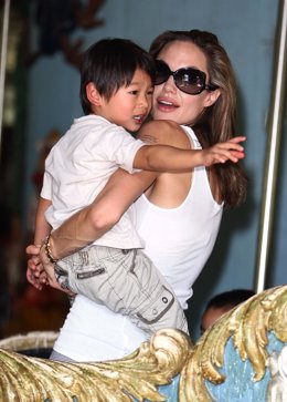 Angelina Jolie y su hijo Pax