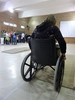 ALMERIA   Nota De Prensa
Estimados compañeros/as:         400 estudiantes entre 