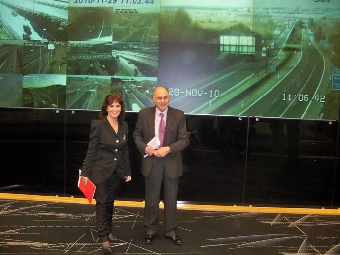 Ares y Garamendi, en el Centro de Control de Tráfico de Euskadi