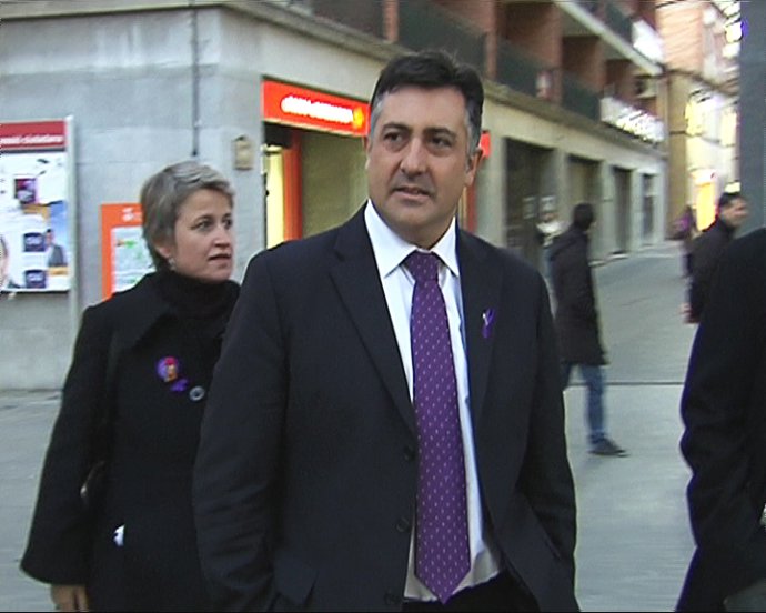 Puigcercós manifiesta "apoyo total" a los bomberos