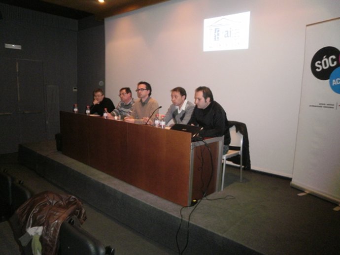Mesa redonda sobre el sector teatral