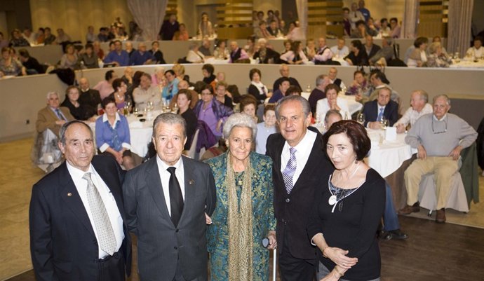 Los Camargueses Relevantes con el alcalde