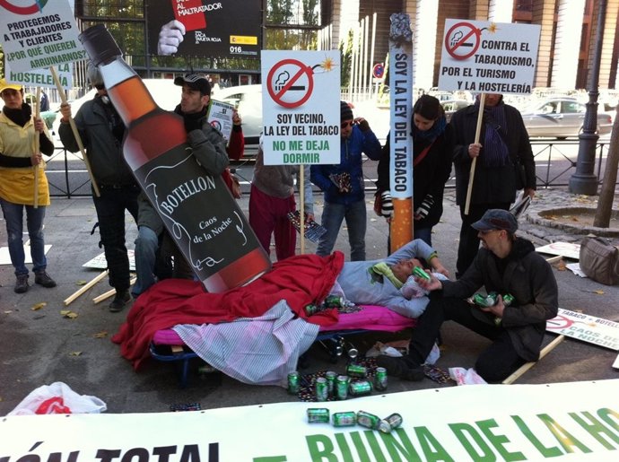 Protesta contra la Ley del Tabaco y el botellón