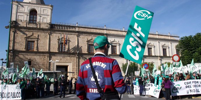 Protesta de CSIF ante el Parlamento andaluz