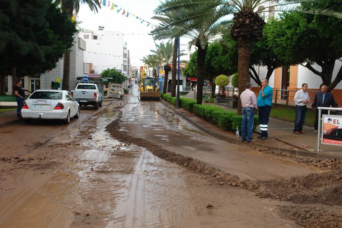 Fotos De Los Trabajos De Limpieza Por Las Lluvias