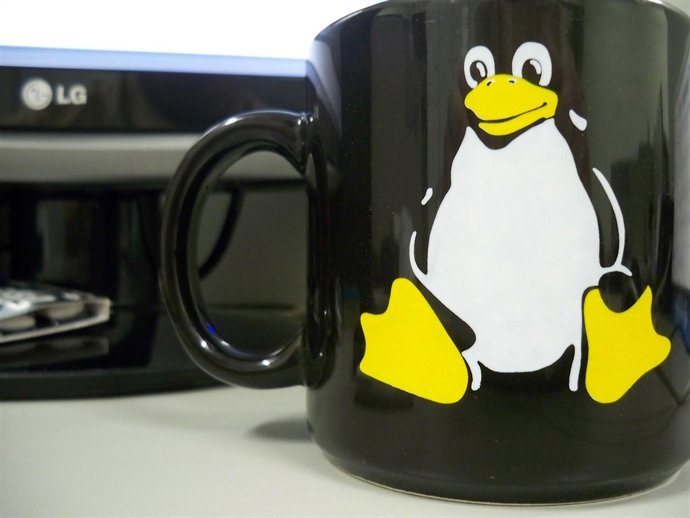 Tux, mascota de Linux por por Eduardo Quagliato
