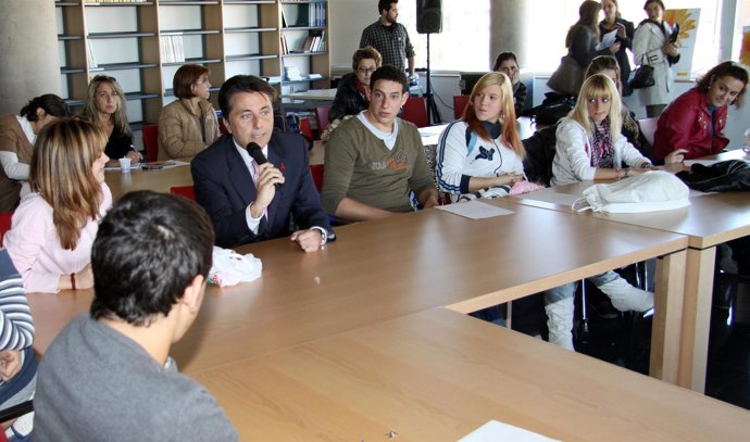 Cercera charla sobre el sida