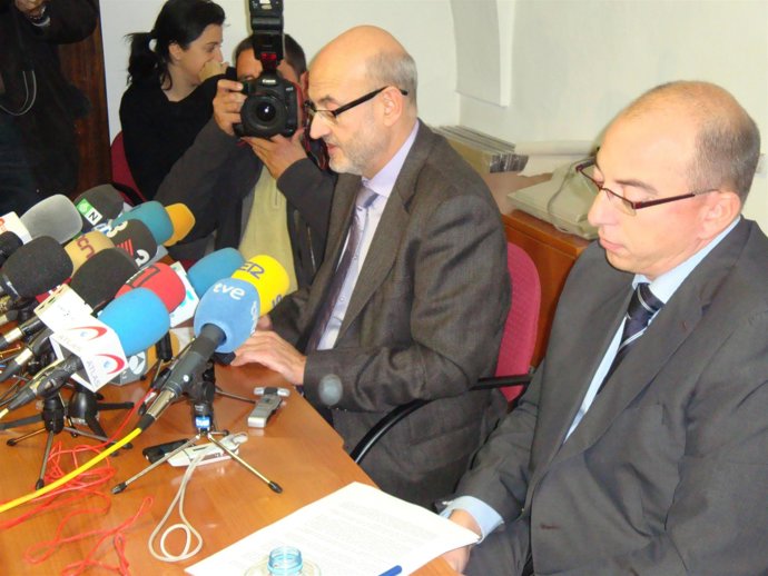 El director de La Caritat de Olot , ante los medios