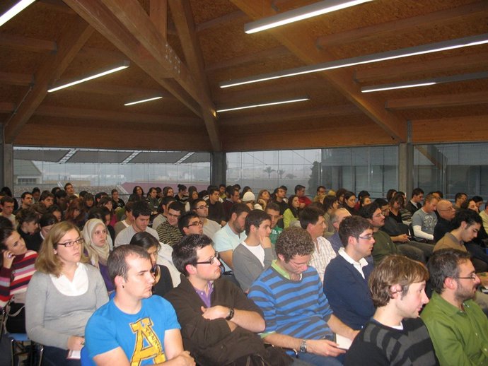 170 ESTUDIANTES DE LA UPCT Y DESEMPLEADOS SE INTERESAN POR LAS EMPRESAS DE BASE 