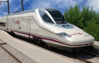 Consell y Cámara Valencia muestran su "preocupación" por llenar los trenes del AVE y piden "precios asequibles"