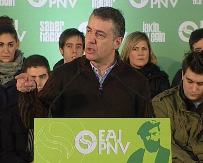 Urkullu espera acabar con "el frente PP-PSOE"
