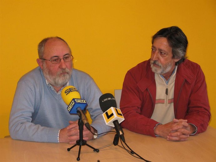 El presidente de la peña 'Victorino Martín', Eduardo Oliva, y su ex presidente, 