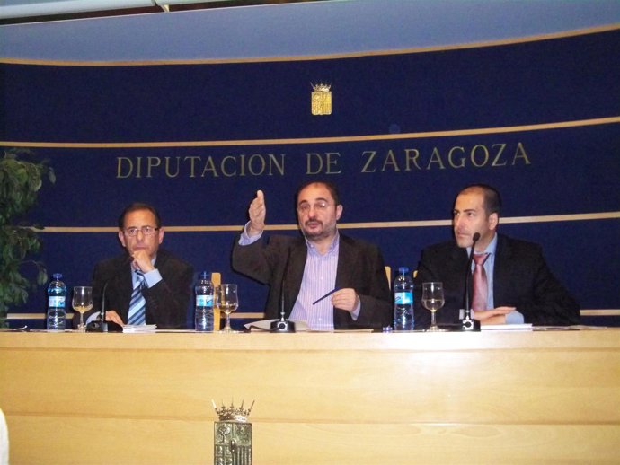 El presidente de la DPZ y los vicepresidentes durante la rueda de prensa