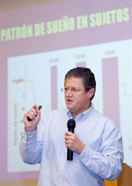 El catedrático explicó que la falta de sueño está asociado, por ejemplo, a la fa