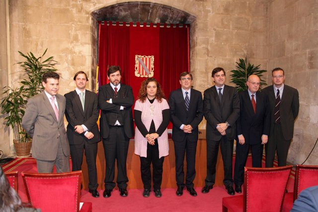 Francesc Antich junto a los representantes de los clústers