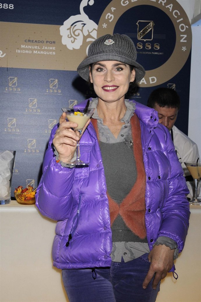 Posado de Antonia Dell'Atte 