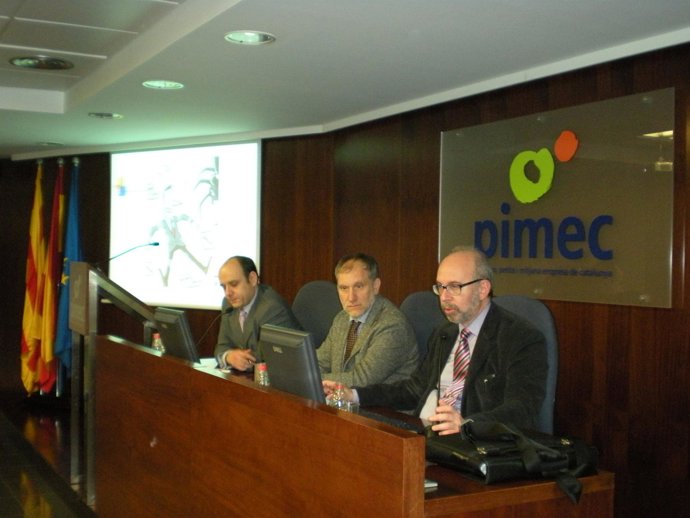 Participantes en el debate sobre morosidad