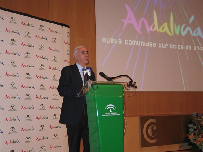El consejero de Turismo, Comercio y Deporte de la Junta de Andalucía, Luciano Al