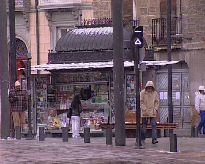 La nieve dificulta la circulación en Euskadi