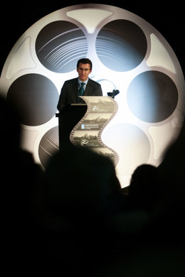 alberto nunez feijoo e roberto varela presiden o acto da cerimionia de graduacio