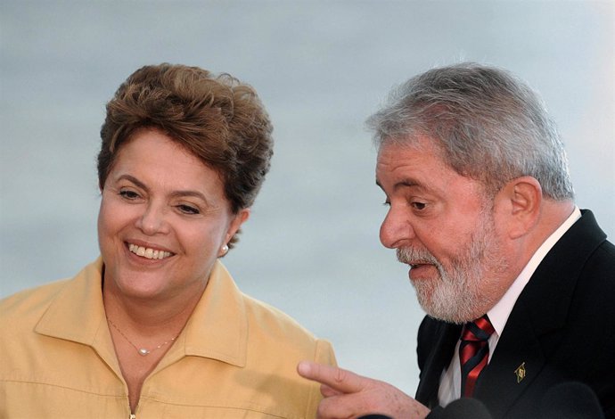 El presidente brasileño, Luiz Inácio Lula da Silva, con la mandataria electa, Di
