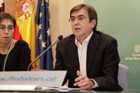 Antich exige a los controladores que vuelvan a sus puestos y "no tomen el pelo" a la ciudadanía