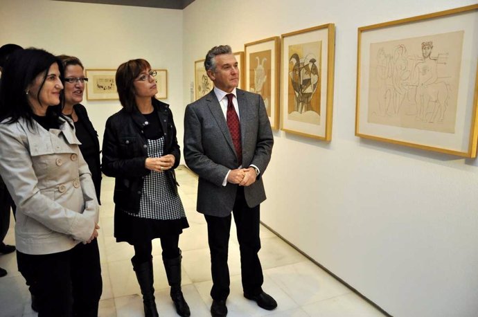 El consejero de Cultura, Paulino Plata, y la delegada del Gobierno andaluz en Má
