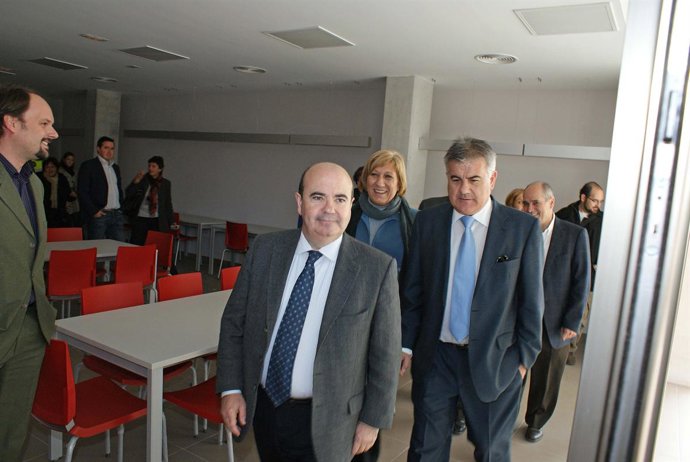 Nota De Prensa: EL SECRETARIO DE ESTADO DE COOPERACIÓN TERRITORIAL VISITA EL NUE