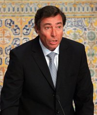 El Consell pide "responsabilidad y soluciones" ante el caos aeroportuario