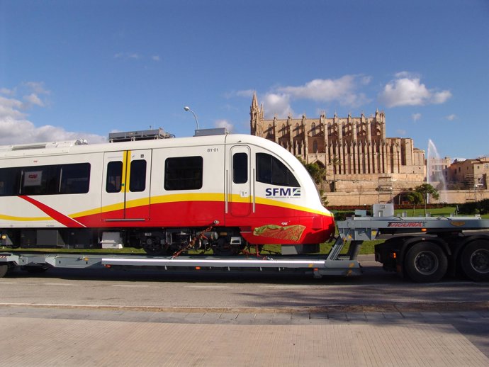 Llegada del tren eléctrico a Mallorca