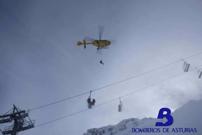 Rescate de esquiadores en Fuentes de Invierno