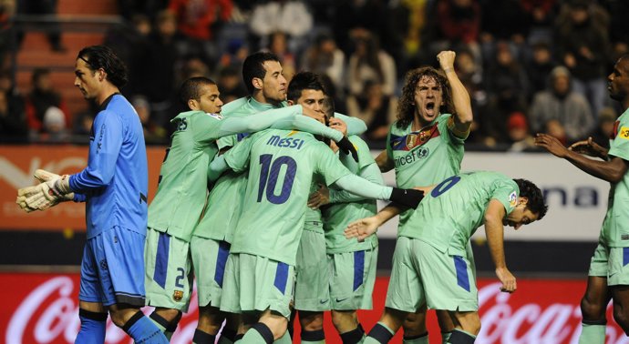 El Barcelona celebra un gol contra Osasuna